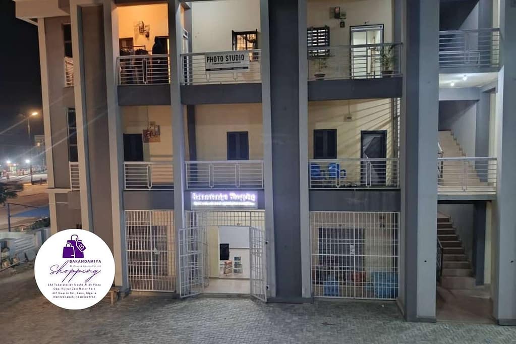 Bakandamiya Shopping, Rijiyar Zaki, Kano